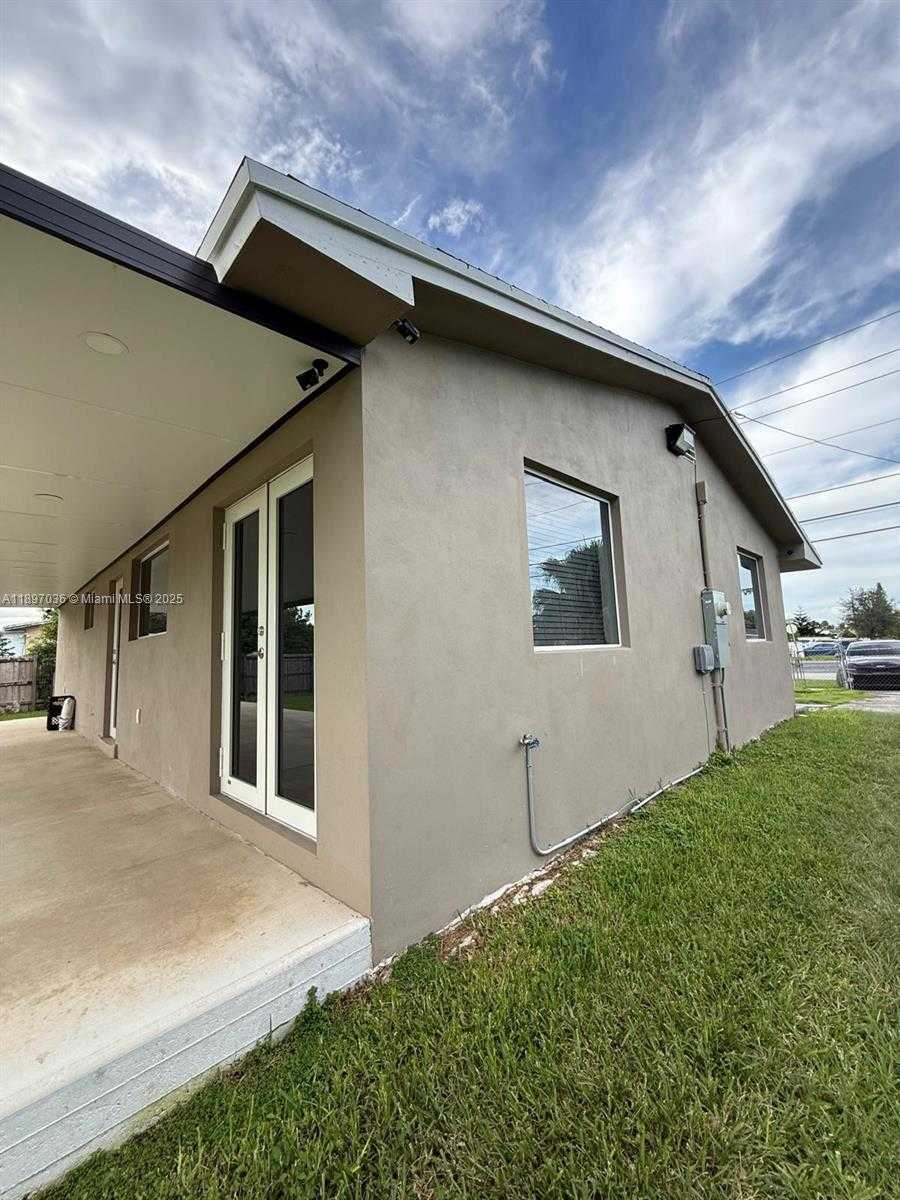 Small Image of 12840 SOUTH WEST 268TH ST, Homestead Number 2