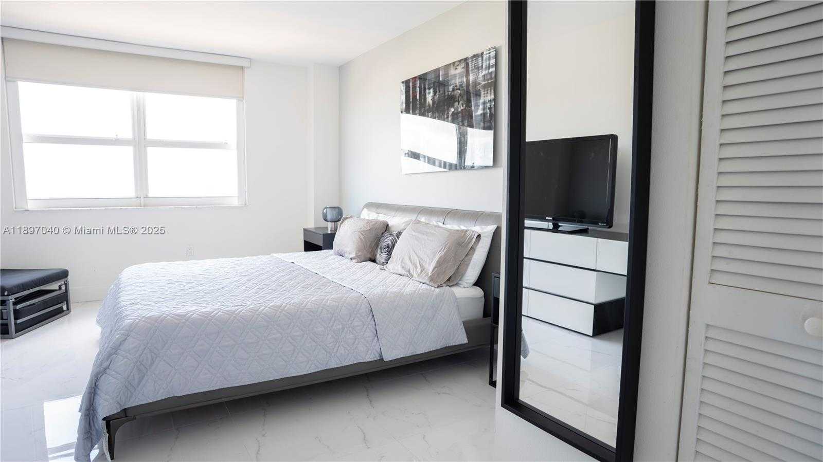 Small Image of 90 ALTON RD, Miami Beach Number 2