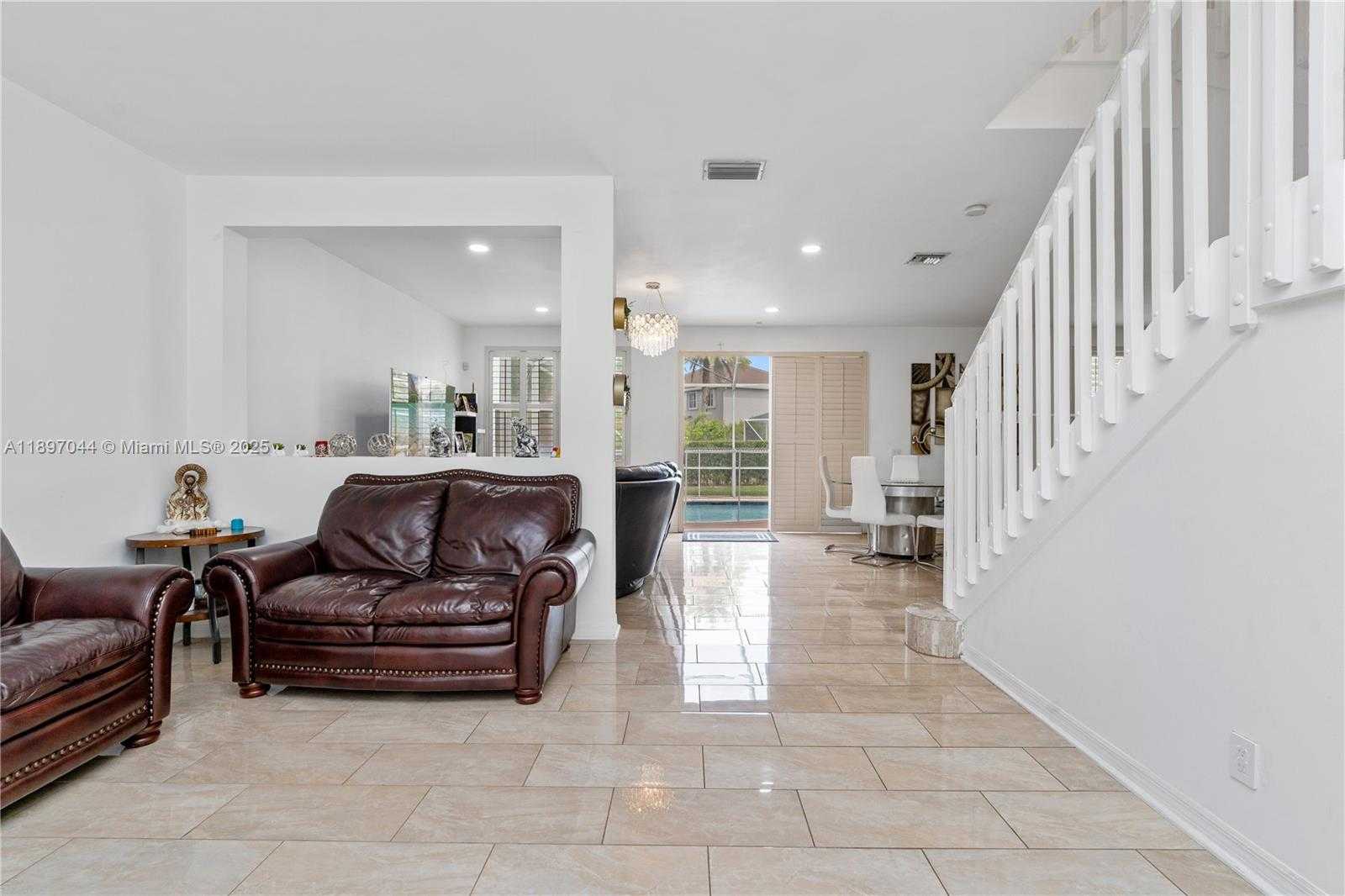 Small Image of 4491 FOXTAIL LN, Weston Number 14