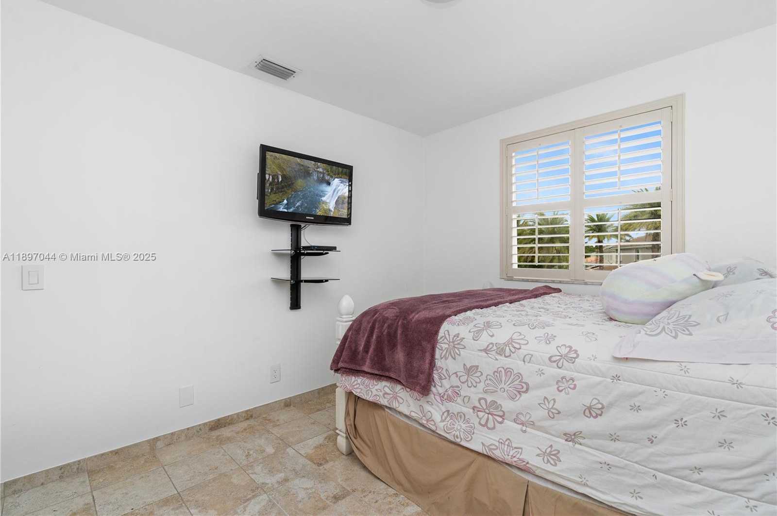 Small Image of 4491 FOXTAIL LN, Weston Number 30