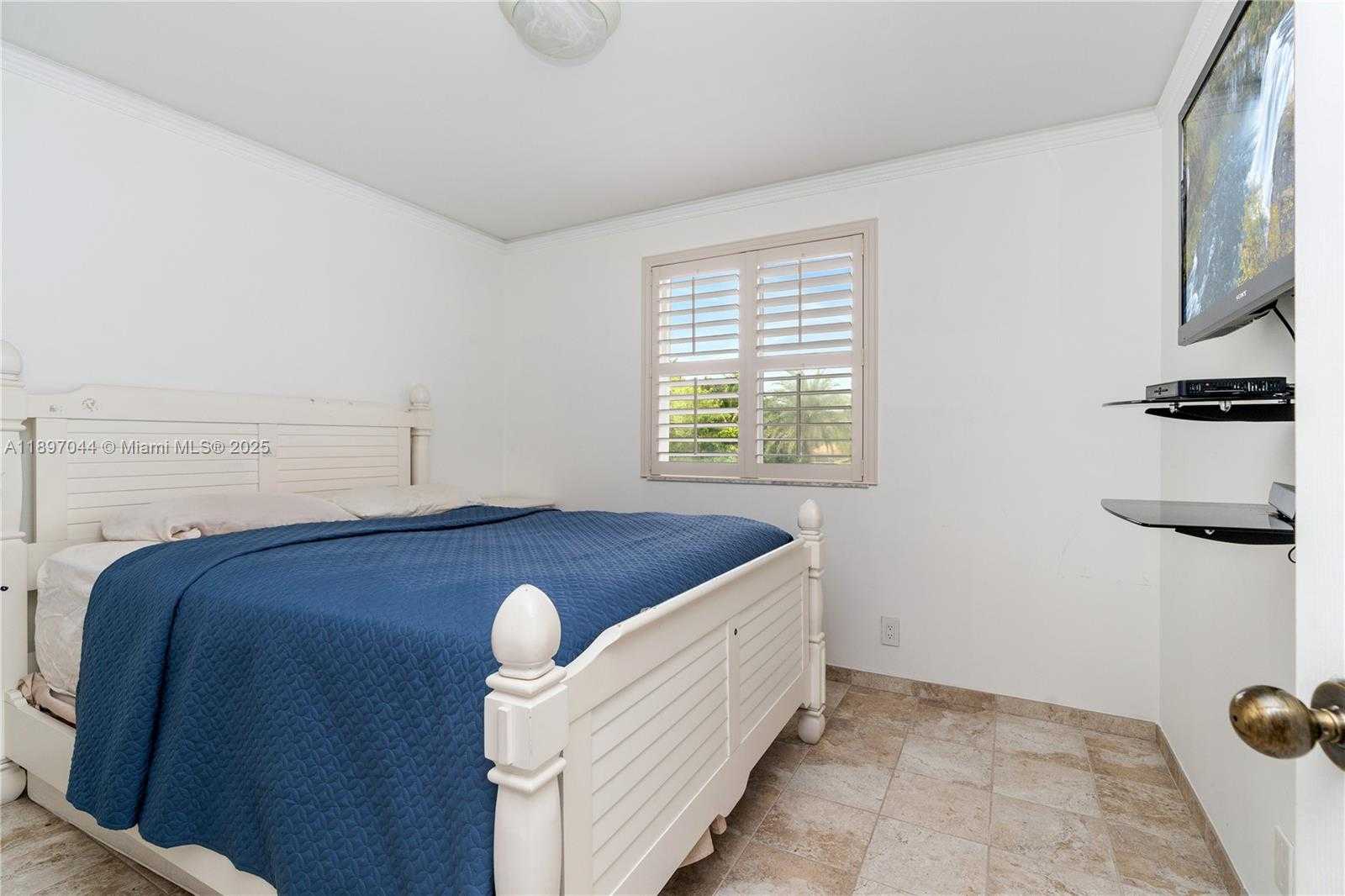 Small Image of 4491 FOXTAIL LN, Weston Number 31