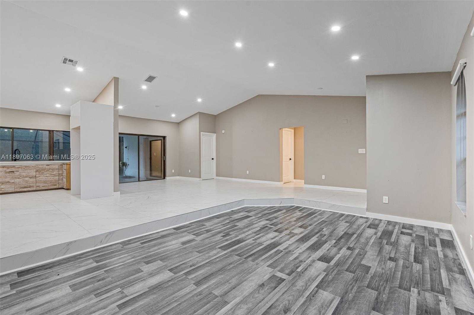 Small Image of 4490 SOUTH WEST 105TH AVE, Davie Number 10
