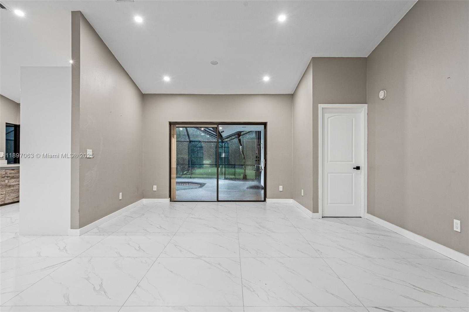 Small Image of 4490 SOUTH WEST 105TH AVE, Davie Number 11