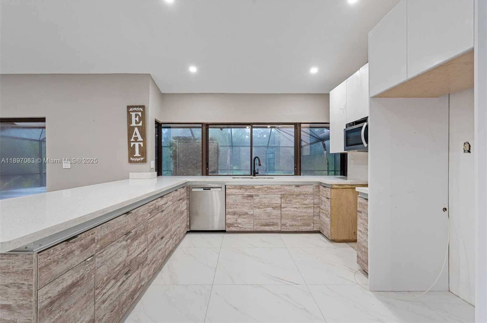 Small Image of 4490 SOUTH WEST 105TH AVE, Davie Number 14