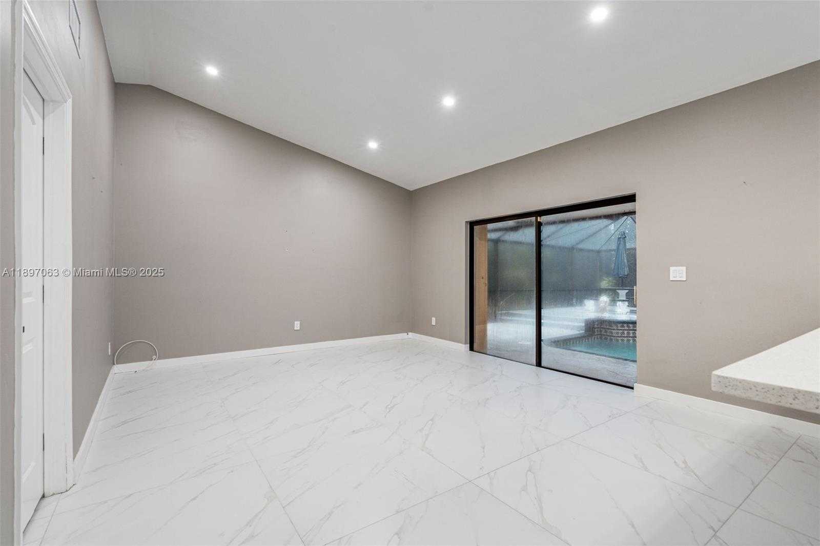 Small Image of 4490 SOUTH WEST 105TH AVE, Davie Number 18