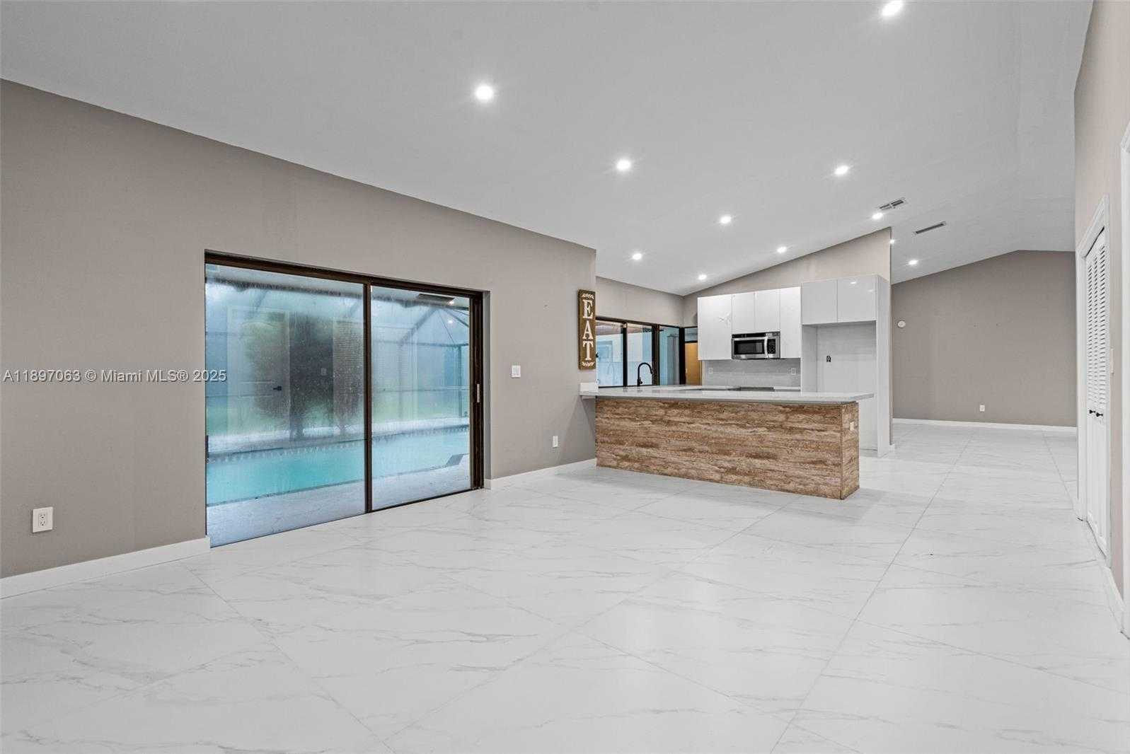Small Image of 4490 SOUTH WEST 105TH AVE, Davie Number 20