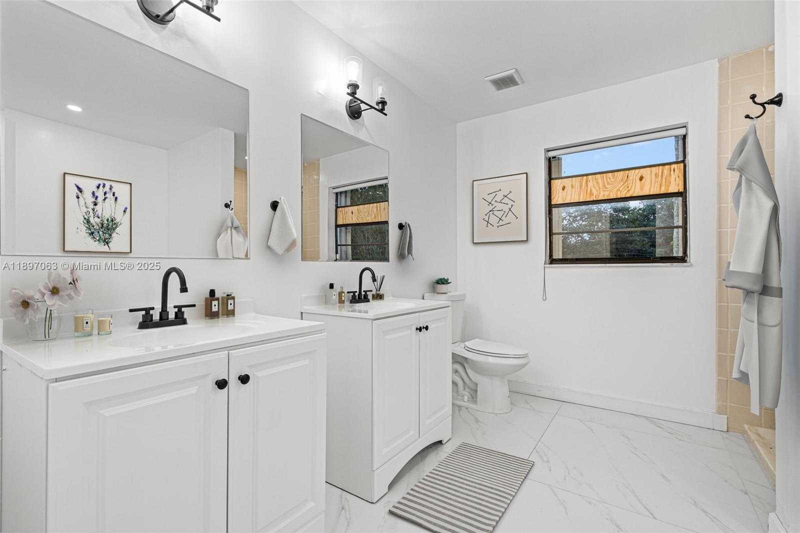 Small Image of 4490 SOUTH WEST 105TH AVE, Davie Number 28