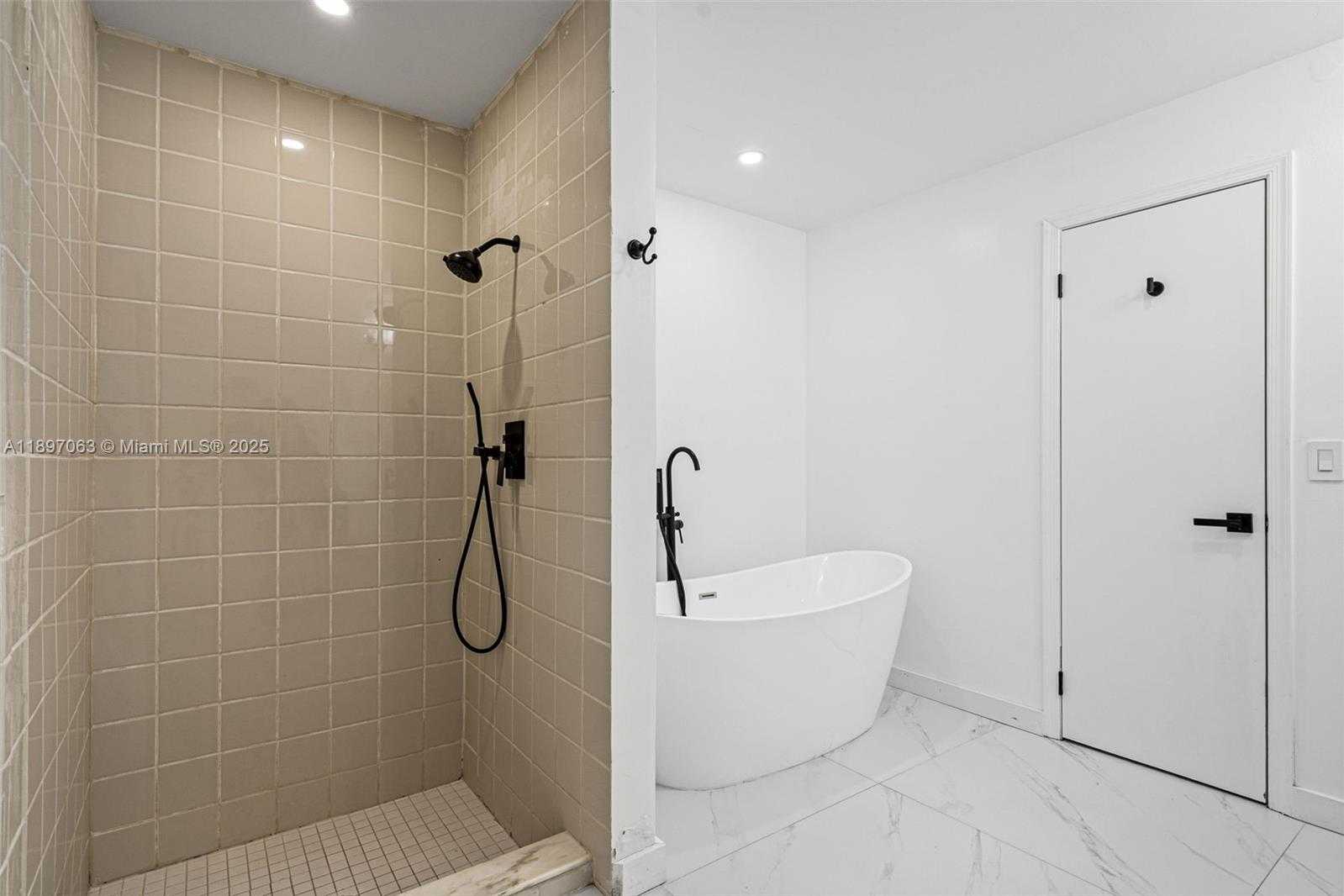 Small Image of 4490 SOUTH WEST 105TH AVE, Davie Number 29