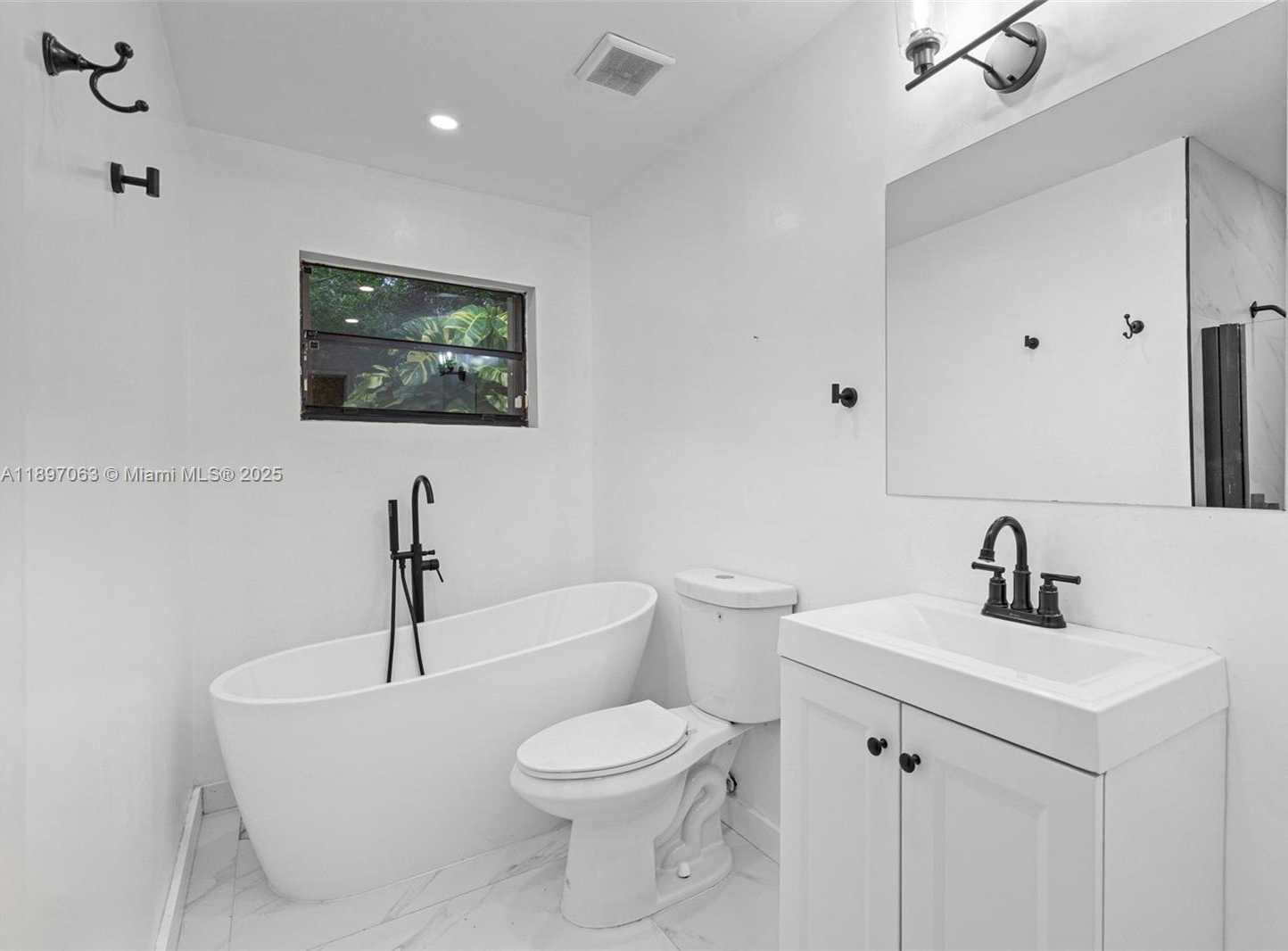 Small Image of 4490 SOUTH WEST 105TH AVE, Davie Number 35