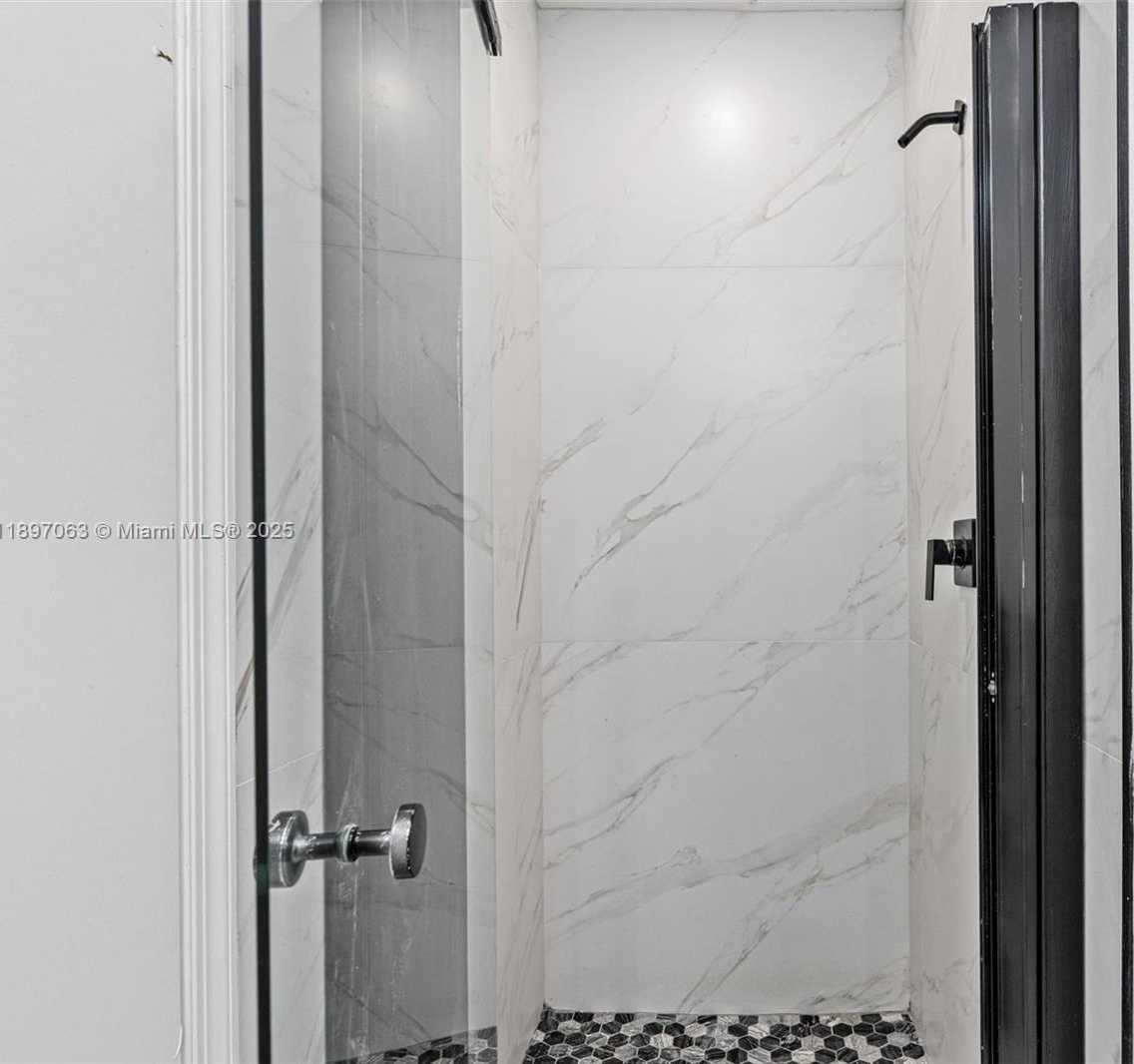 Small Image of 4490 SOUTH WEST 105TH AVE, Davie Number 36