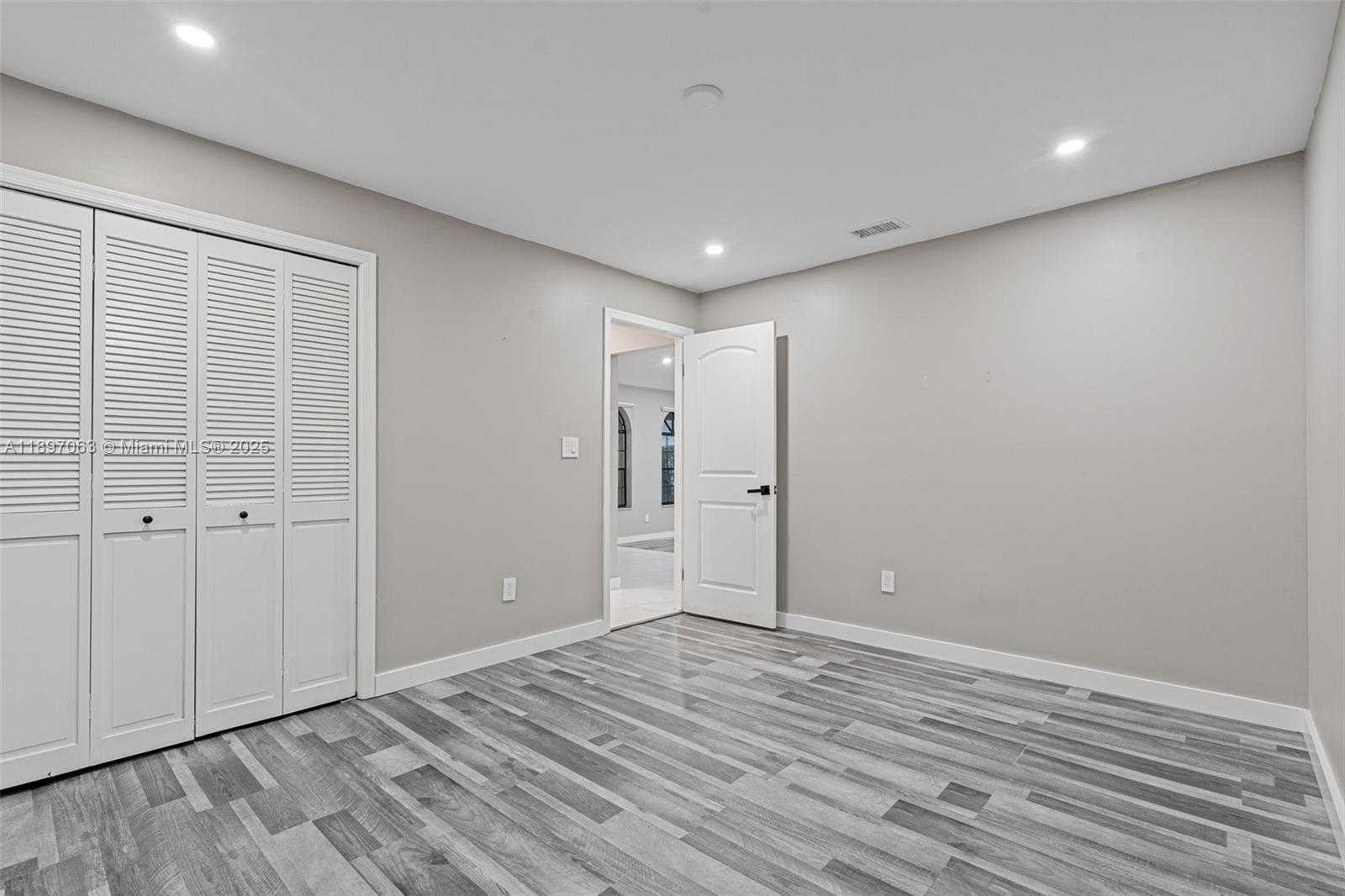 Small Image of 4490 SOUTH WEST 105TH AVE, Davie Number 39