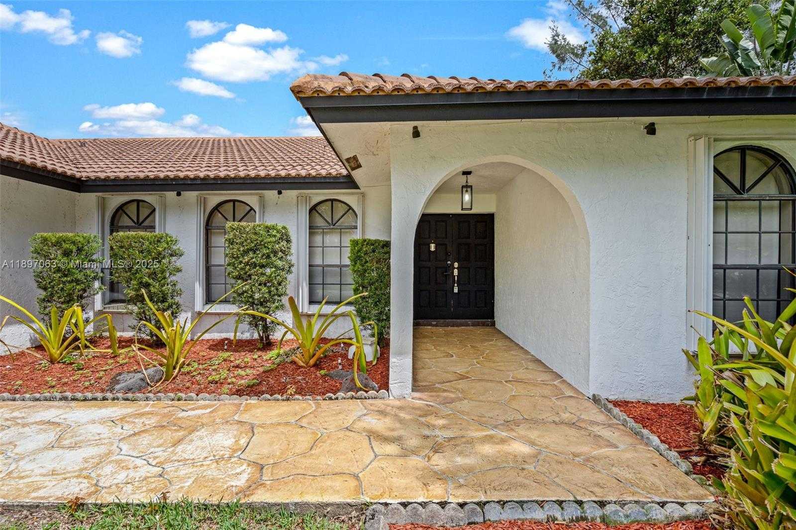 Small Image of 4490 SOUTH WEST 105TH AVE, Davie Number 4