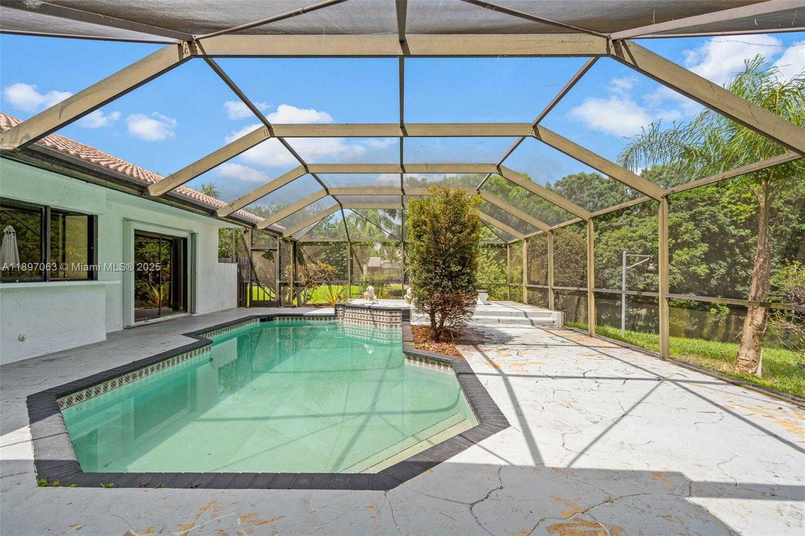 Small Image of 4490 SOUTH WEST 105TH AVE, Davie Number 47