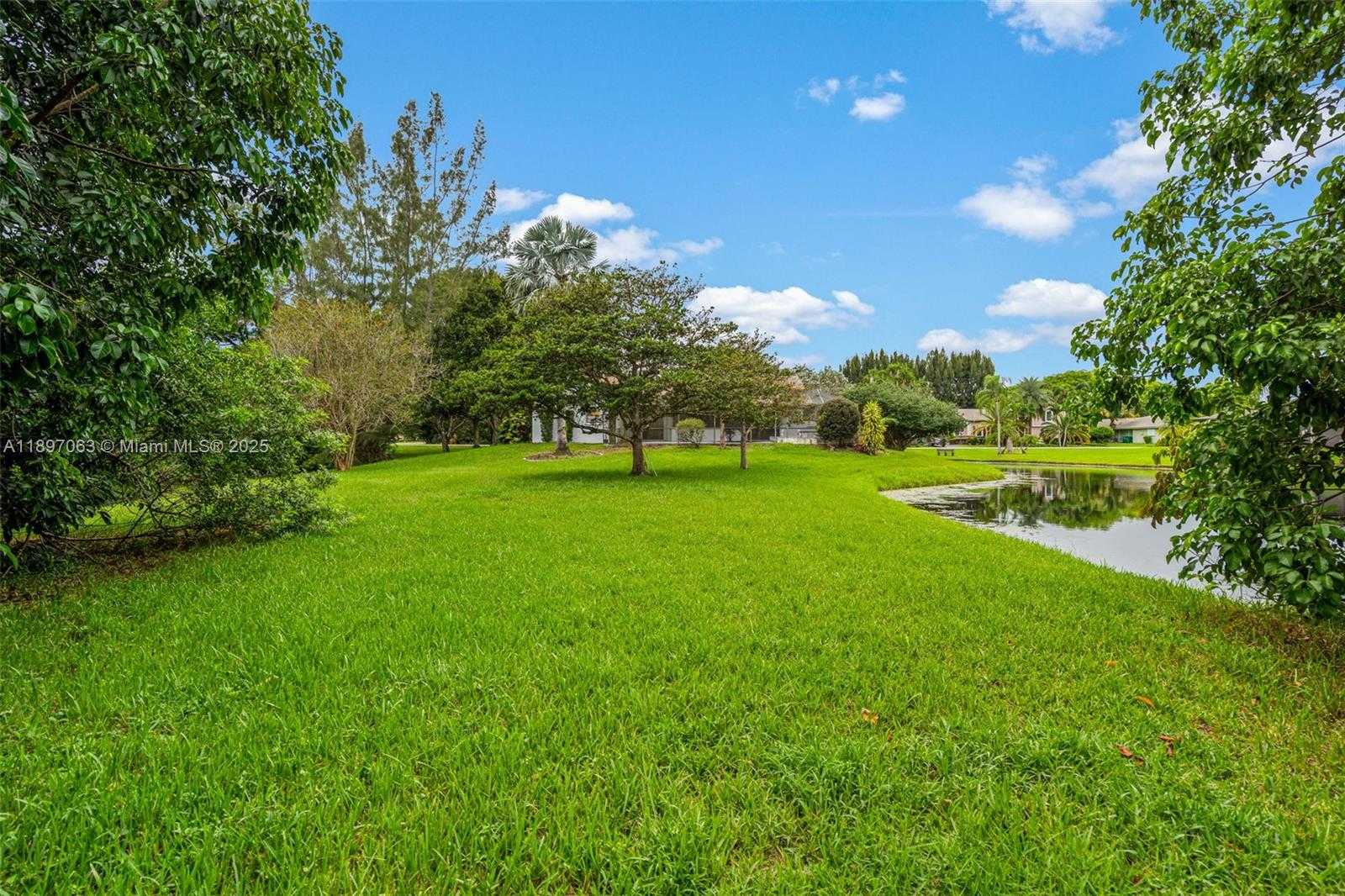 Small Image of 4490 SOUTH WEST 105TH AVE, Davie Number 56