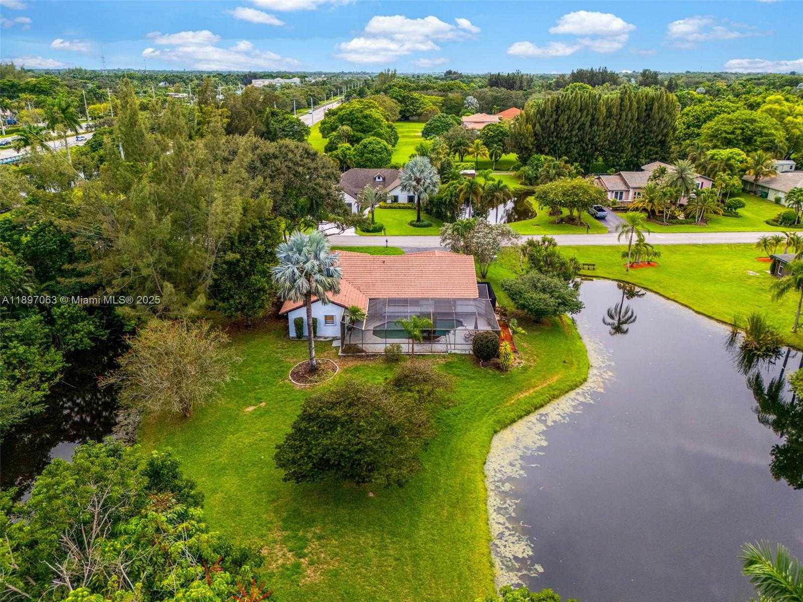 Small Image of 4490 SOUTH WEST 105TH AVE, Davie Number 59