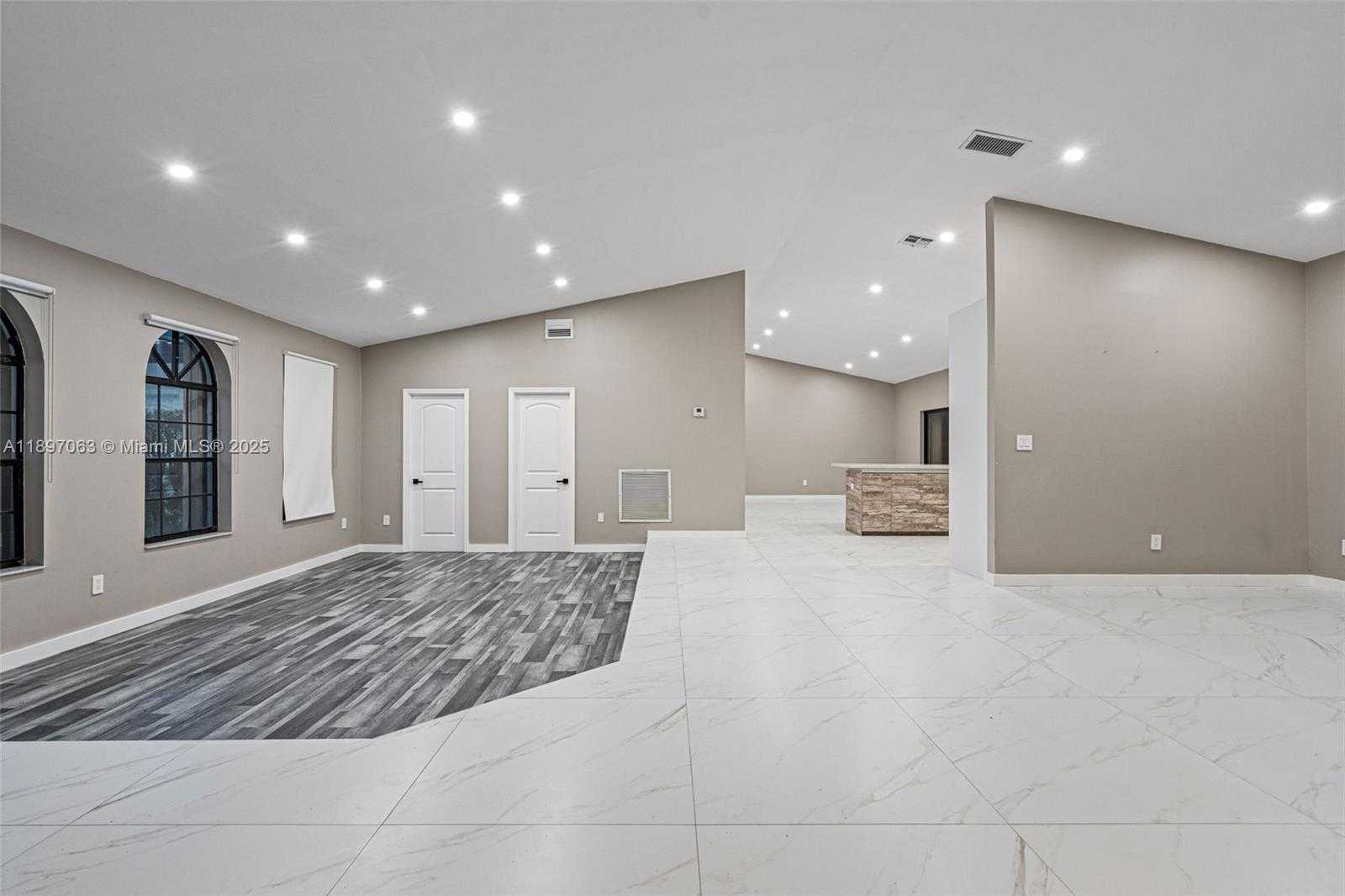 Small Image of 4490 SOUTH WEST 105TH AVE, Davie Number 6