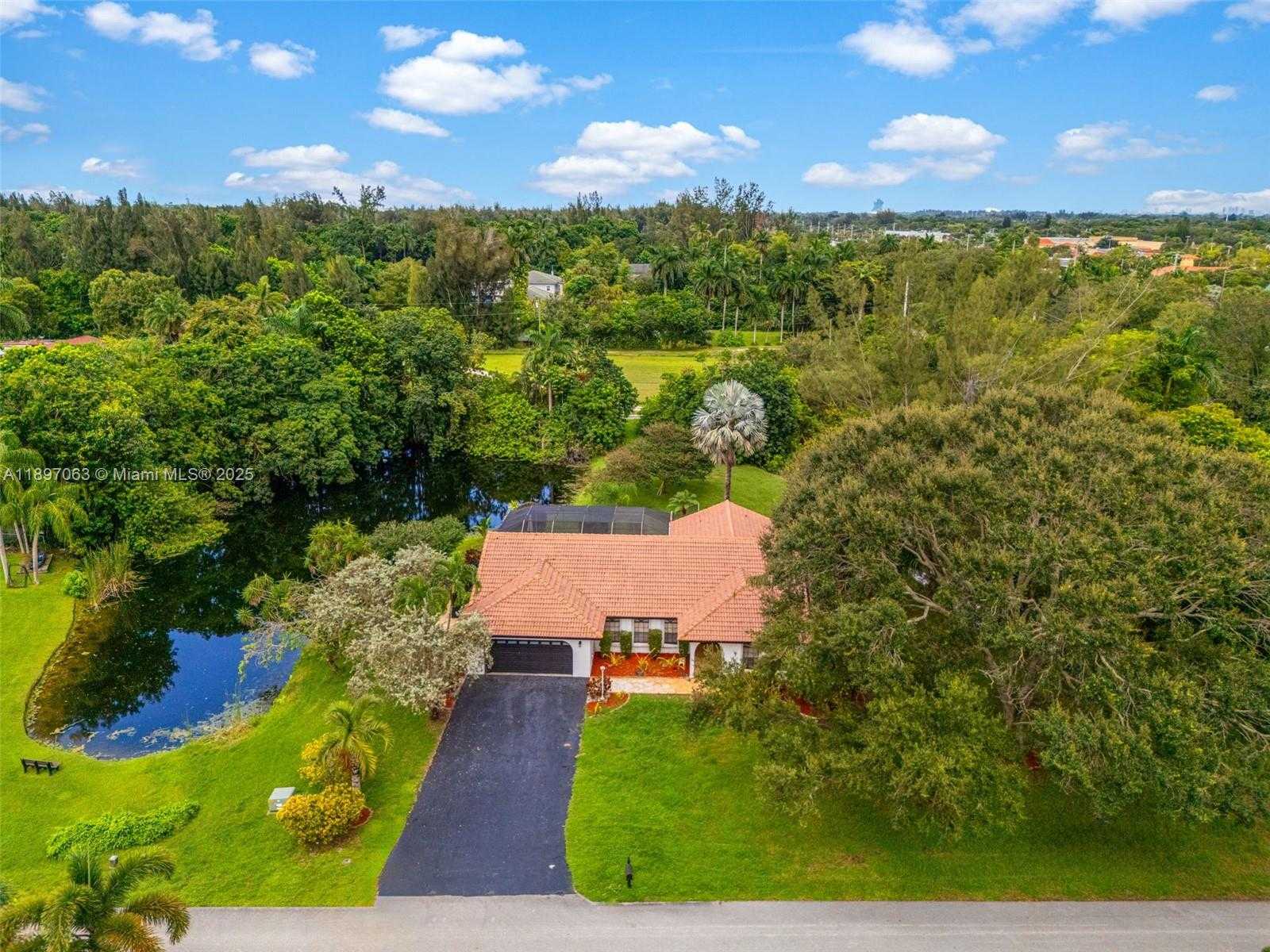 Small Image of 4490 SOUTH WEST 105TH AVE, Davie Number 60