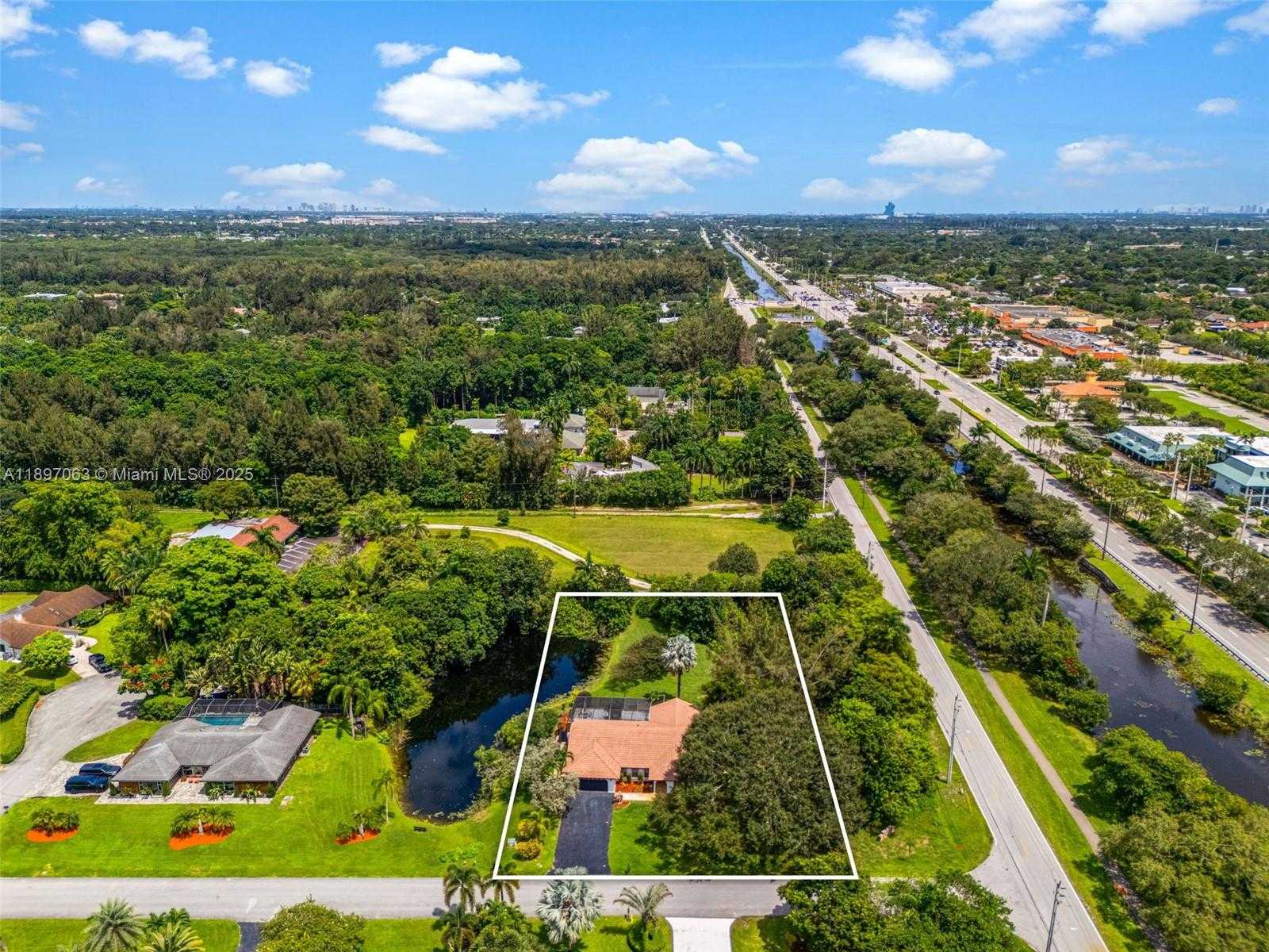 Small Image of 4490 SOUTH WEST 105TH AVE, Davie Number 62
