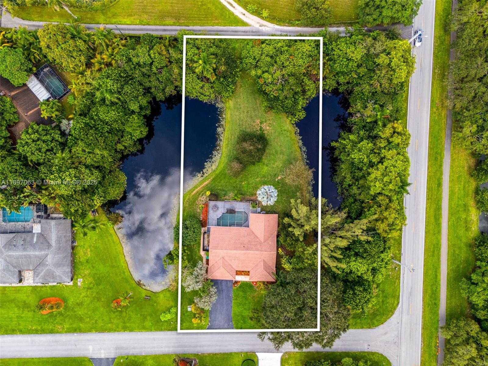 Small Image of 4490 SOUTH WEST 105TH AVE, Davie Number 64