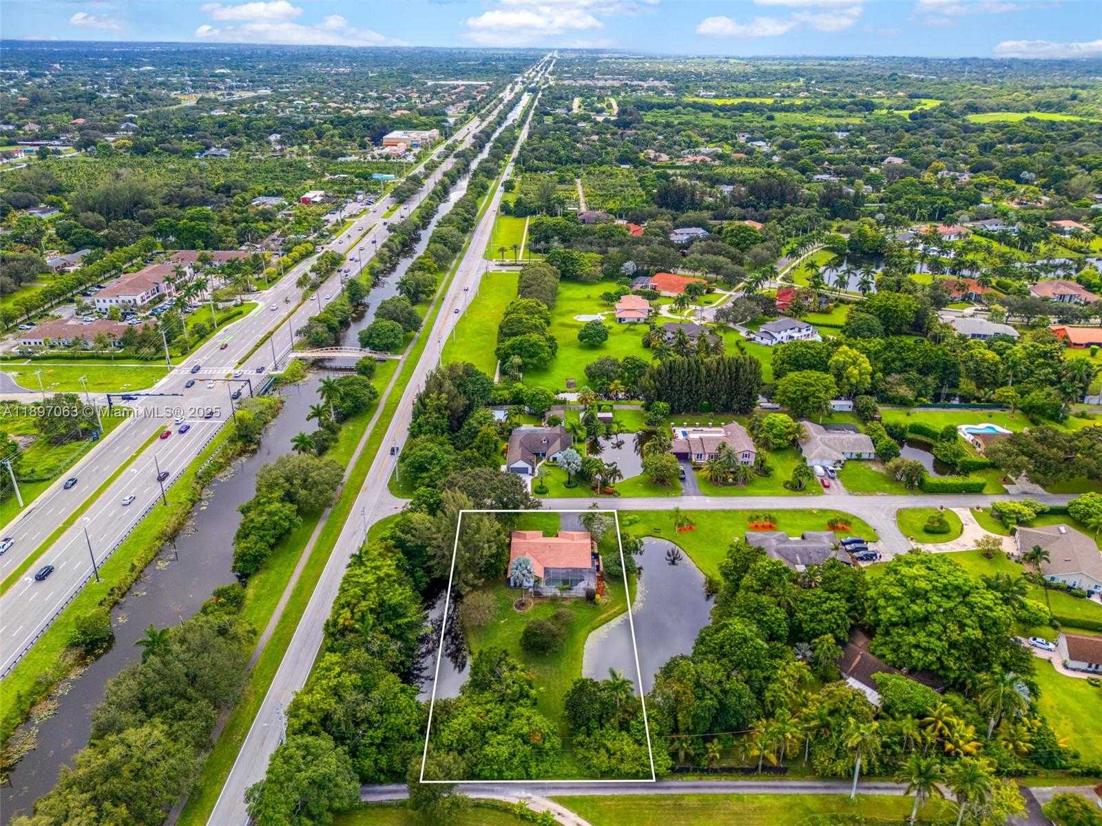 Small Image of 4490 SOUTH WEST 105TH AVE, Davie Number 65
