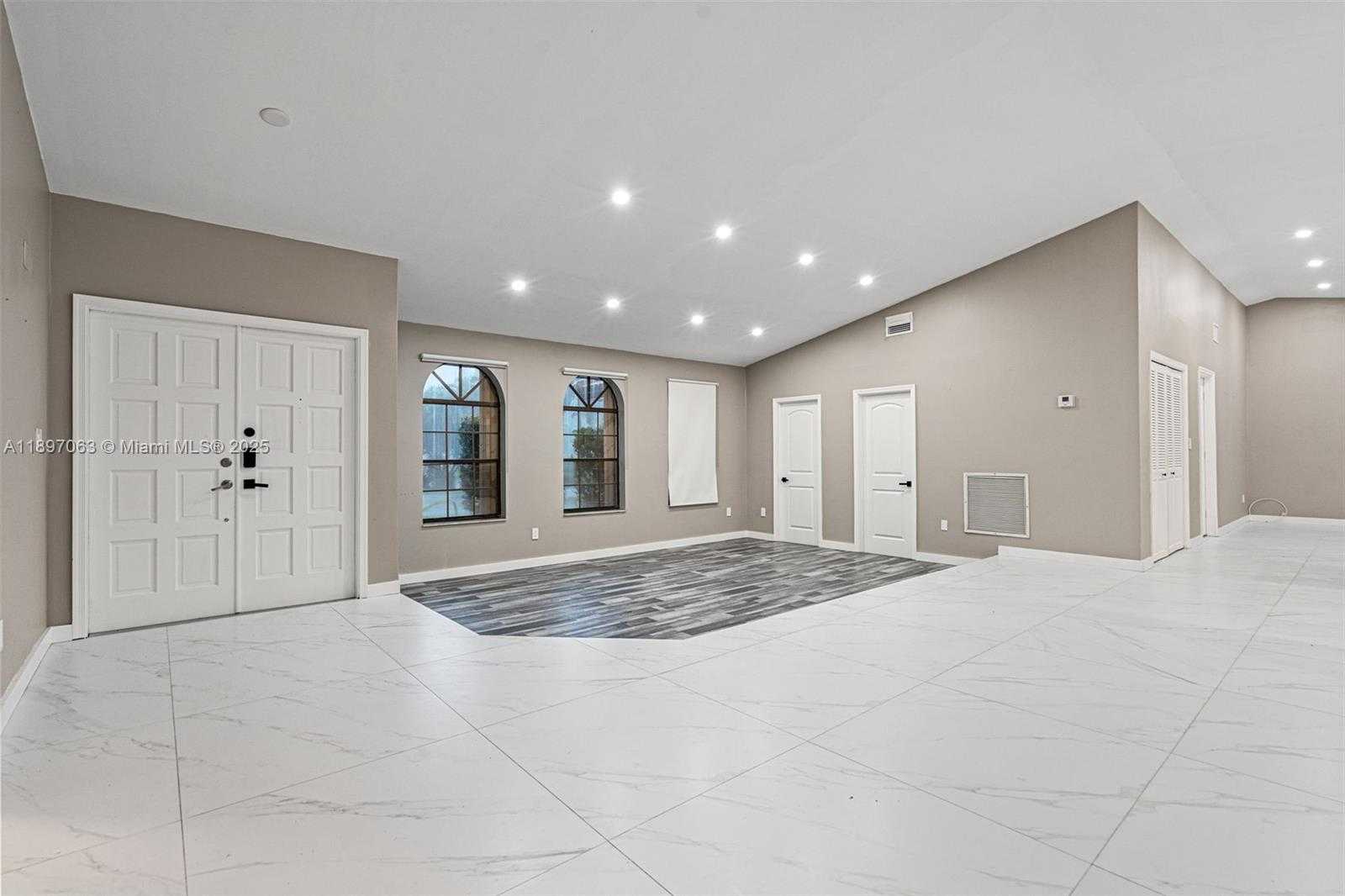 Small Image of 4490 SOUTH WEST 105TH AVE, Davie Number 7