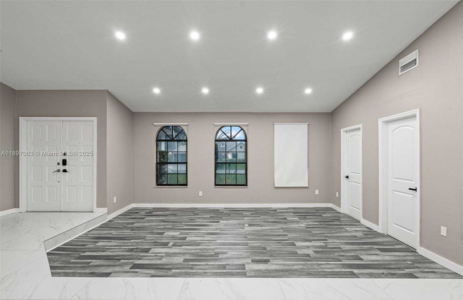 Small Image of 4490 SOUTH WEST 105TH AVE, Davie Number 8