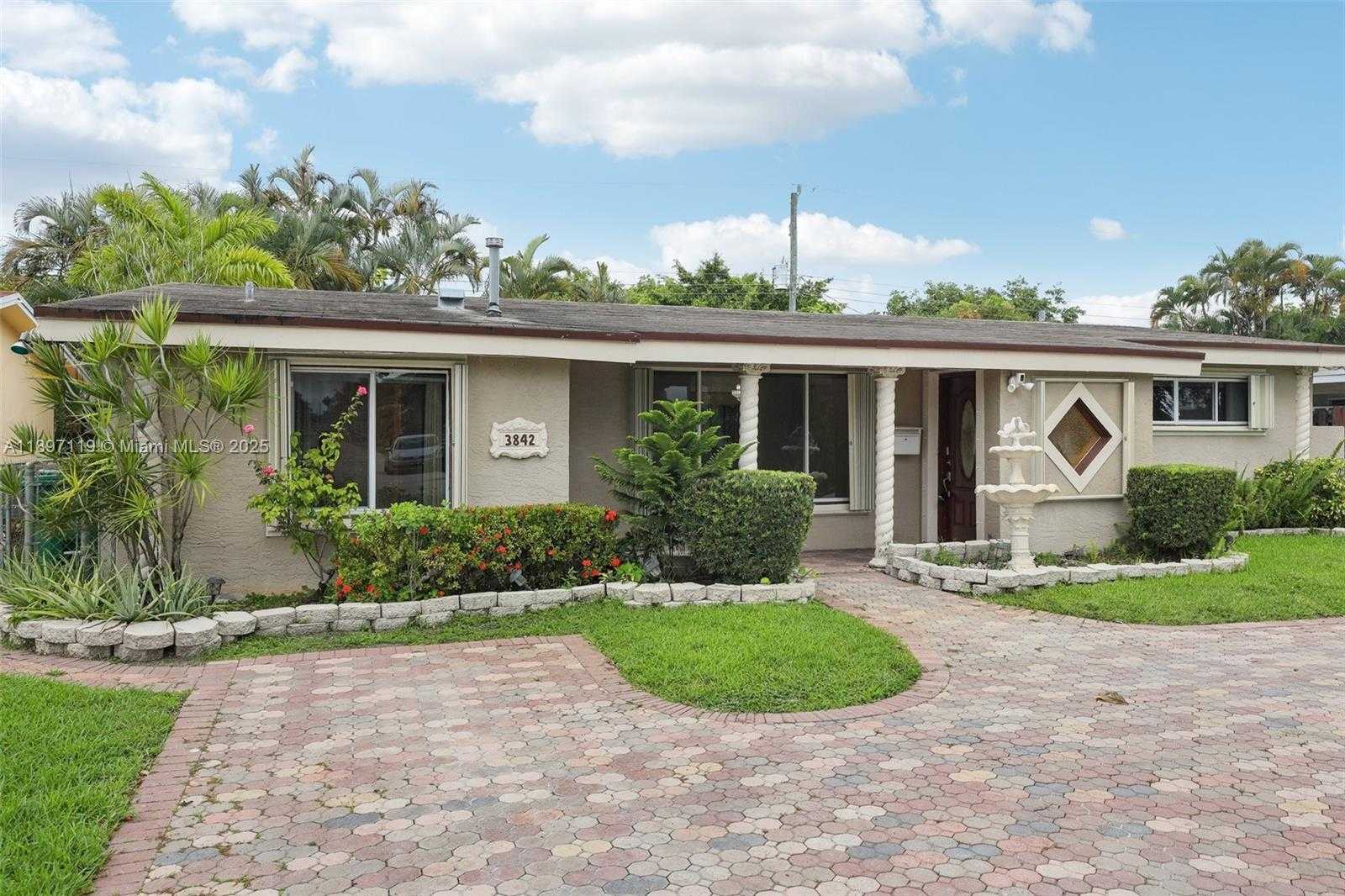 Small Image of 3842 JASMINE AVENUE, Miramar Number 17
