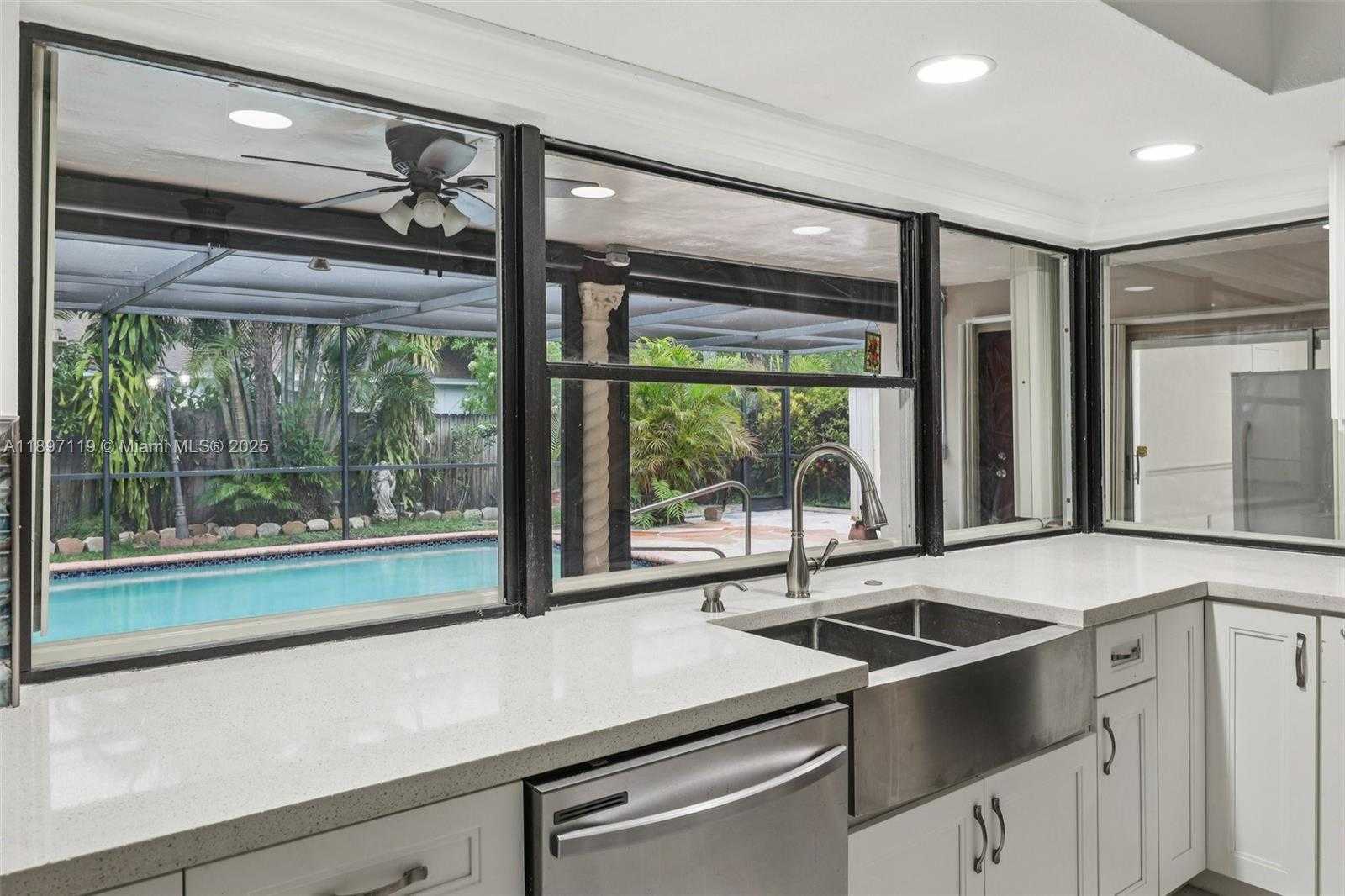 Small Image of 3842 JASMINE AVENUE, Miramar Number 30