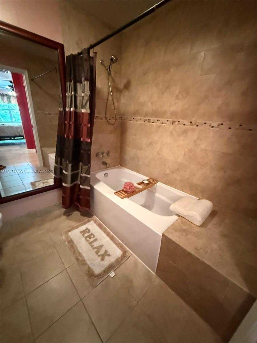 Small Image of 3422 NORTH WEST 78TH TER, Hollywood Number 16