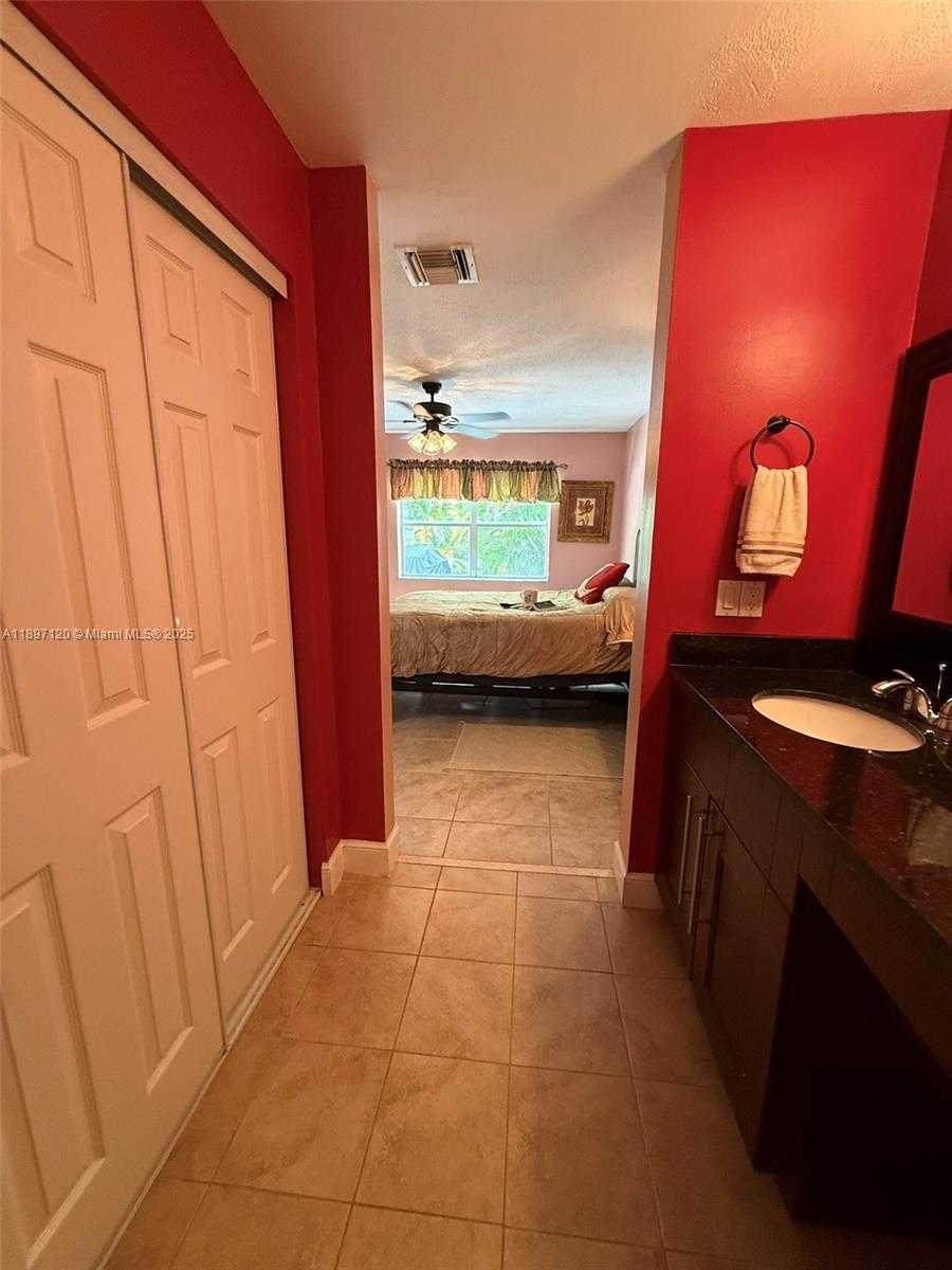 Small Image of 3422 NORTH WEST 78TH TER, Hollywood Number 20