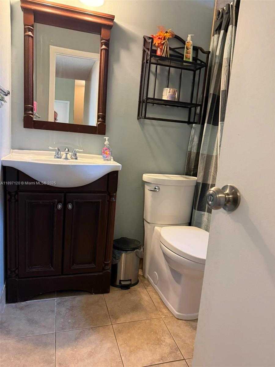 Small Image of 3422 NORTH WEST 78TH TER, Hollywood Number 26