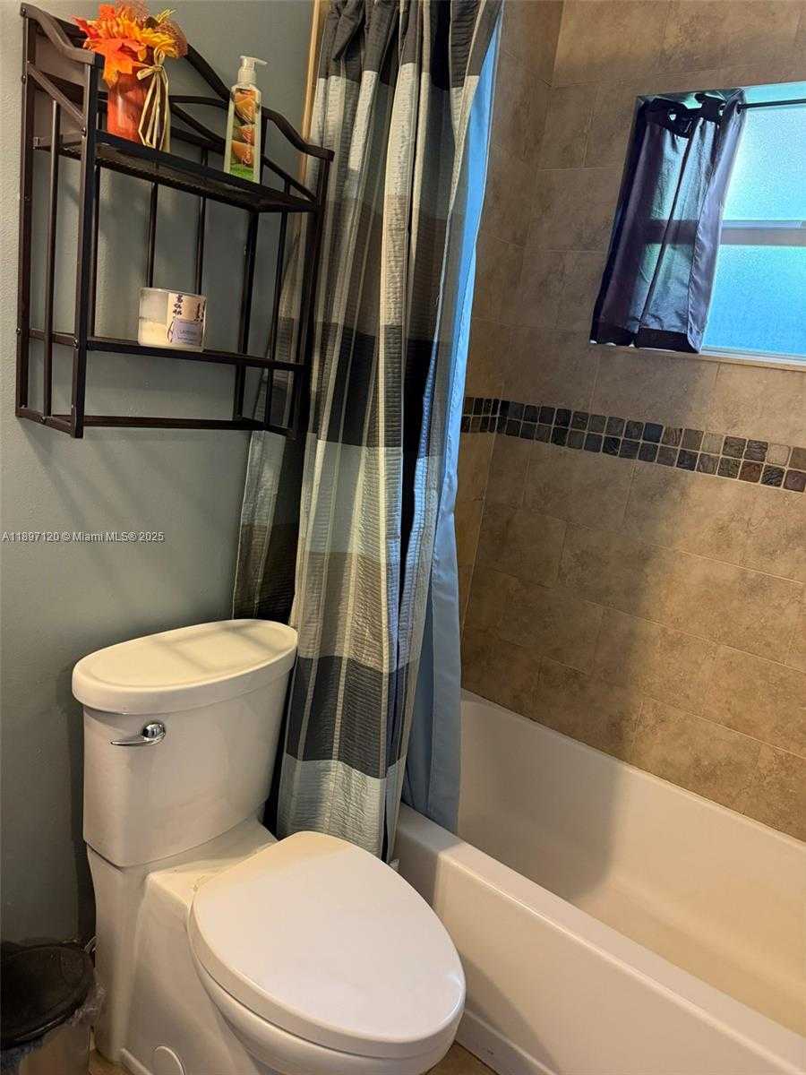 Small Image of 3422 NORTH WEST 78TH TER, Hollywood Number 27