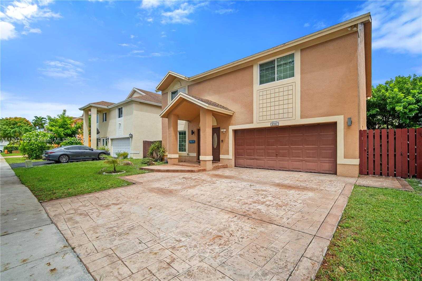 Small Image of 9701 SOUTH WEST 16TH ST, Pembroke Pines Number 4