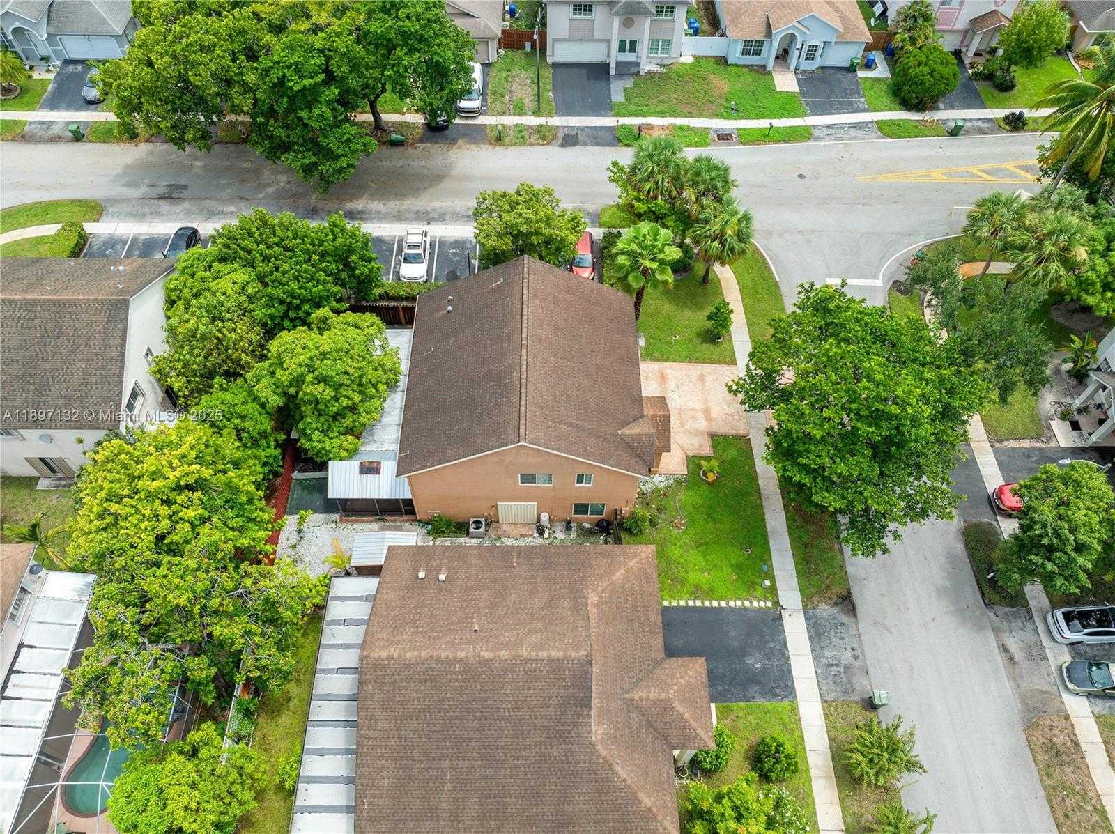 Small Image of 9701 SOUTH WEST 16TH ST, Pembroke Pines Number 44