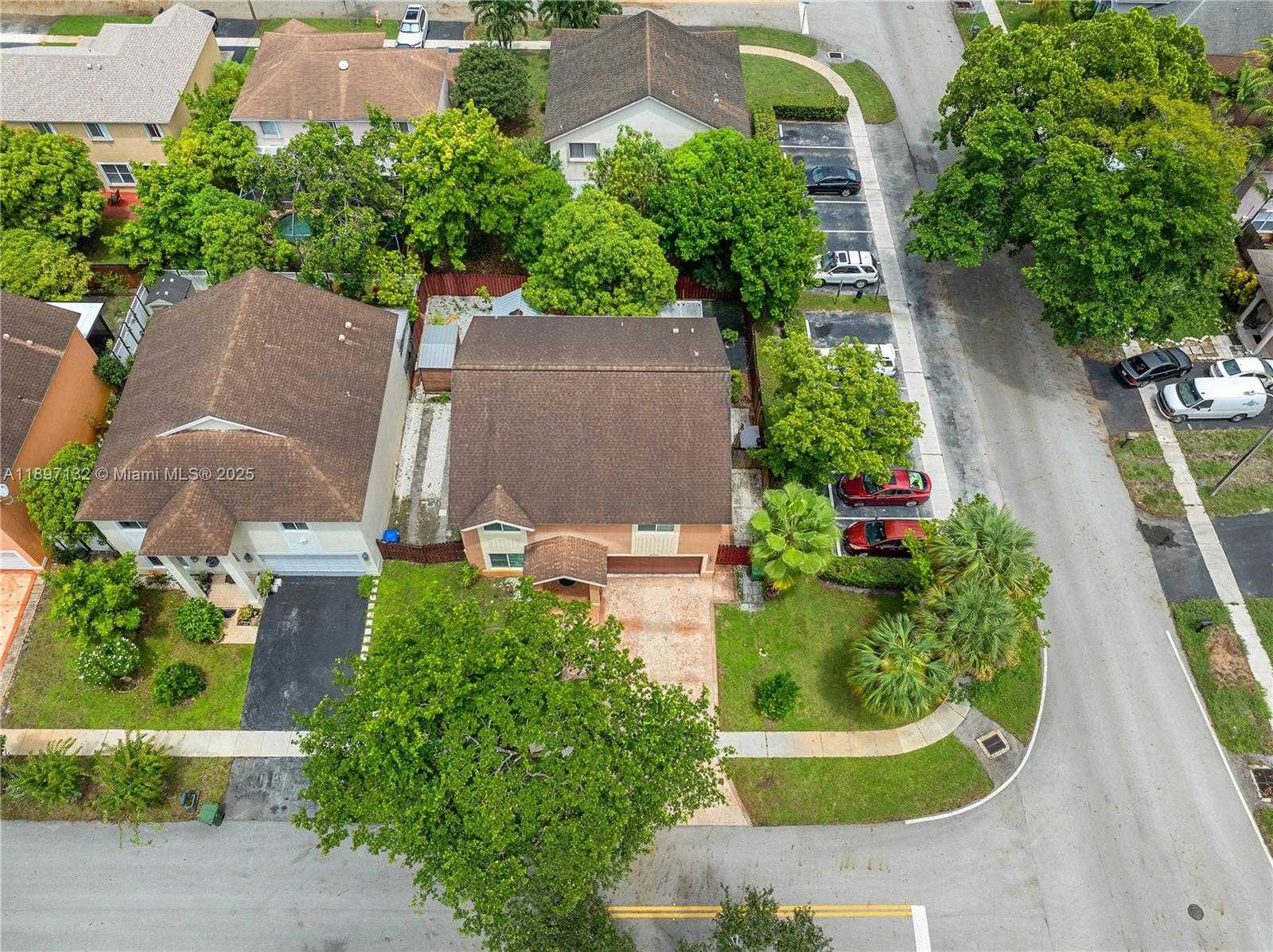 Small Image of 9701 SOUTH WEST 16TH ST, Pembroke Pines Number 45