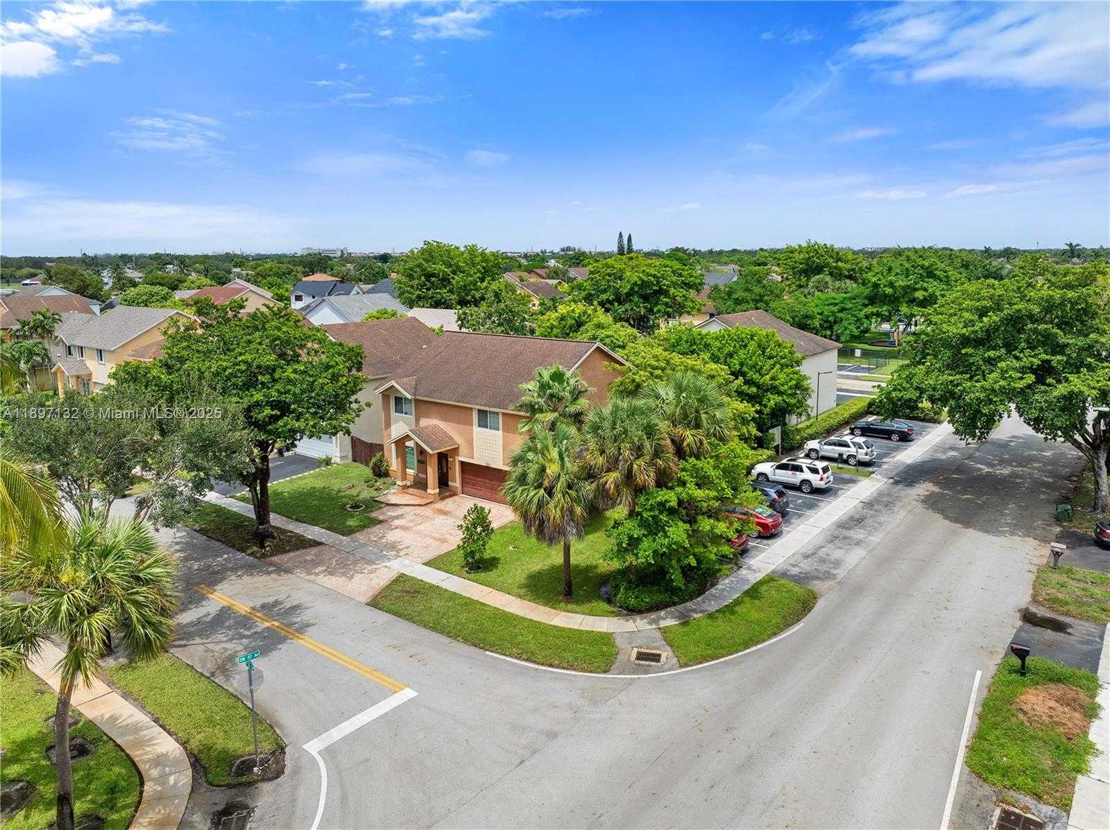 Small Image of 9701 SOUTH WEST 16TH ST, Pembroke Pines Number 47