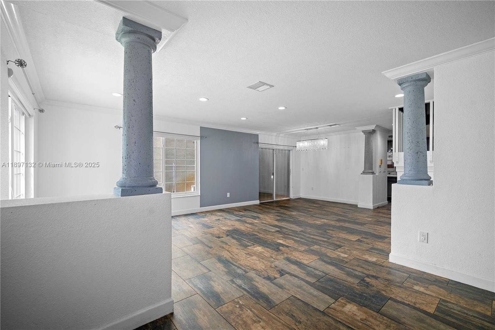 Small Image of 9701 SOUTH WEST 16TH ST, Pembroke Pines Number 5