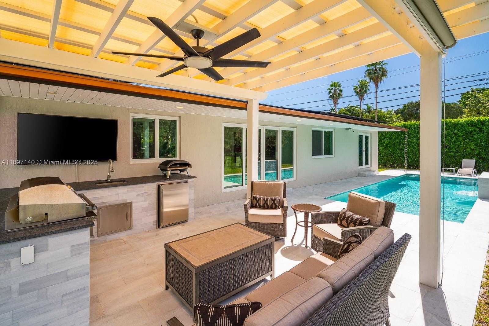 Small Image of 6380 SOUTH WEST 63RD AVE, South Miami Number 10