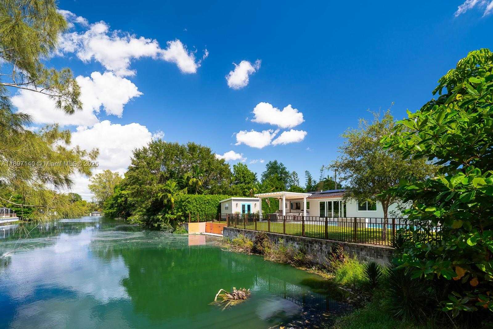 Small Image of 6380 SOUTH WEST 63RD AVE, South Miami Number 11