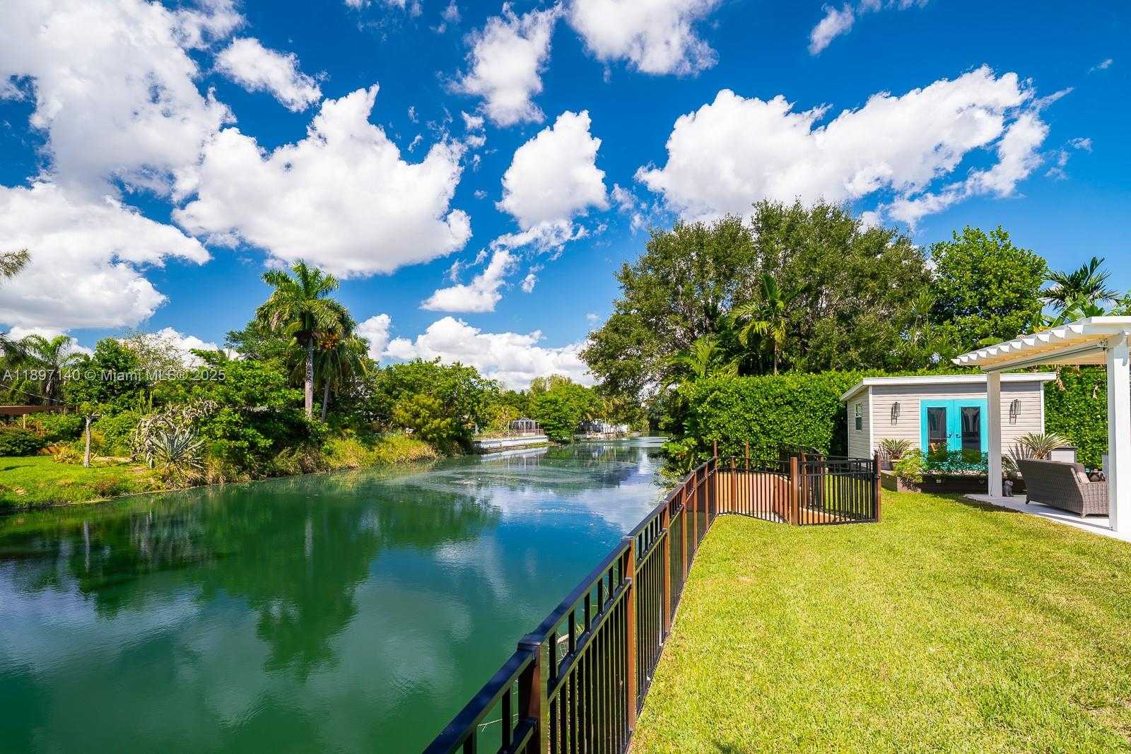 Small Image of 6380 SOUTH WEST 63RD AVE, South Miami Number 12