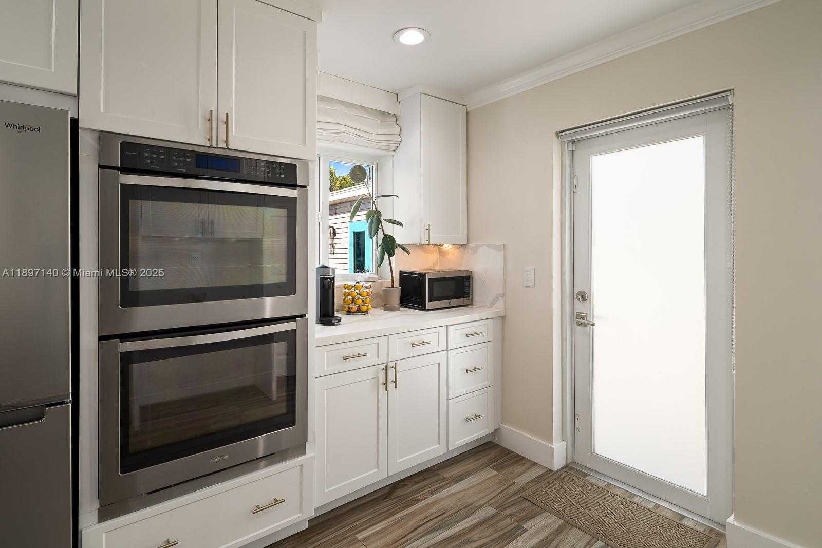 Small Image of 6380 SOUTH WEST 63RD AVE, South Miami Number 16