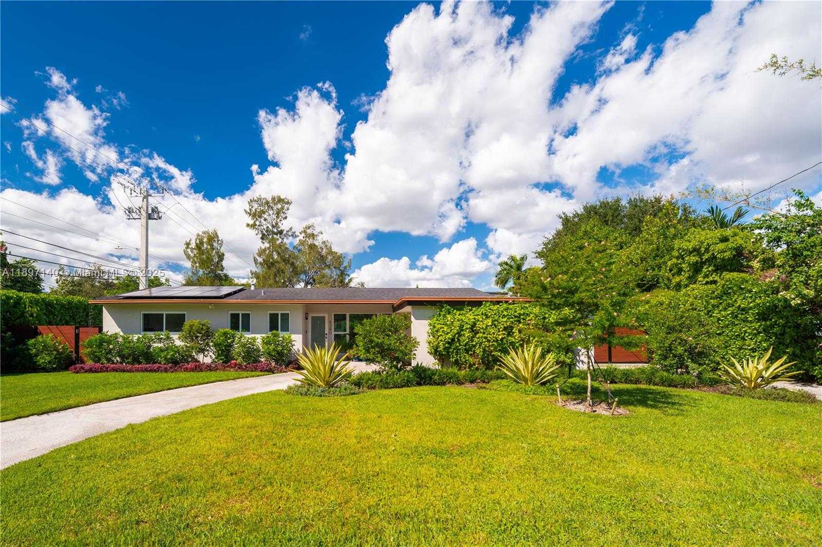 Small Image of 6380 SOUTH WEST 63RD AVE, South Miami Number 2