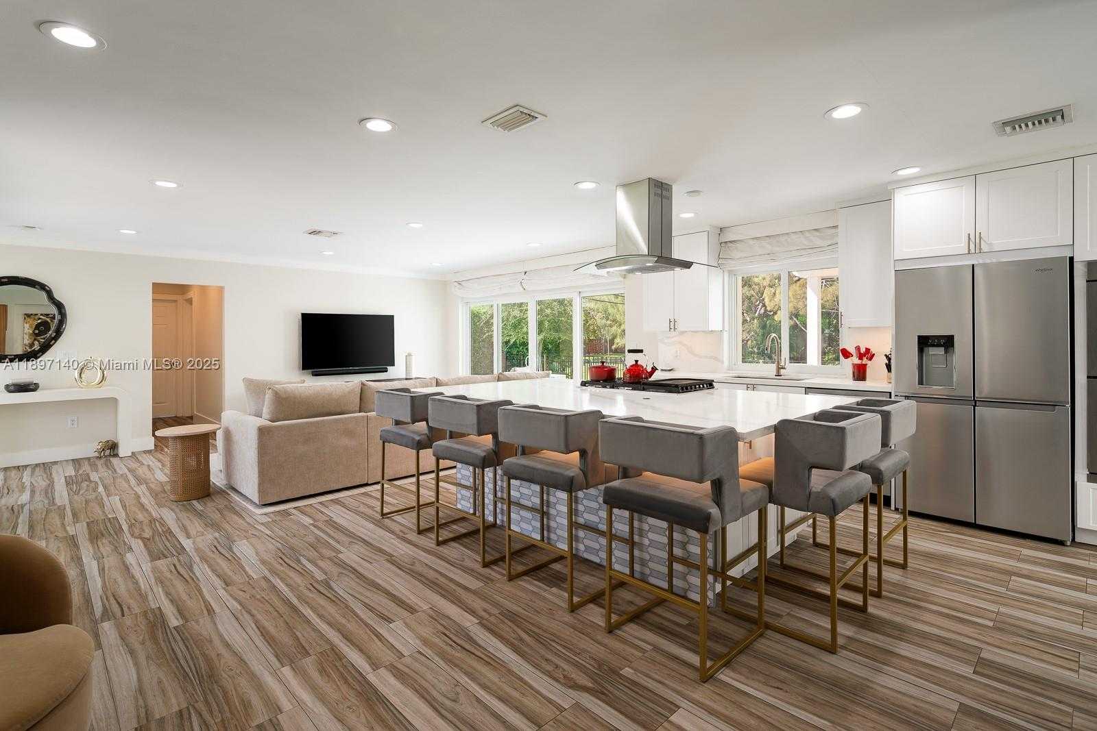 Small Image of 6380 SOUTH WEST 63RD AVE, South Miami Number 6