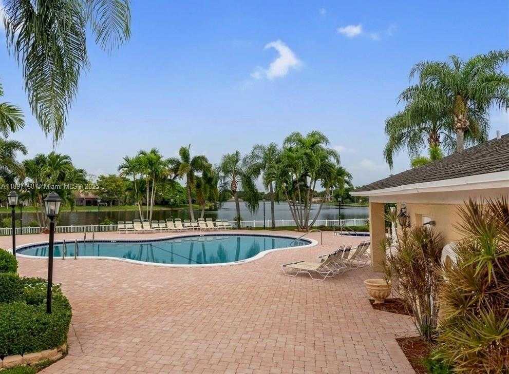 Small Image of 11976 NORTH WEST 12TH ST, Pembroke Pines Number 13