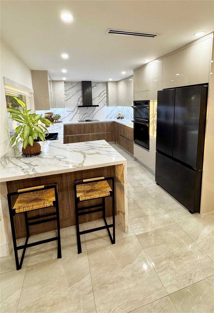 Small Image of 11976 NORTH WEST 12TH ST, Pembroke Pines Number 5