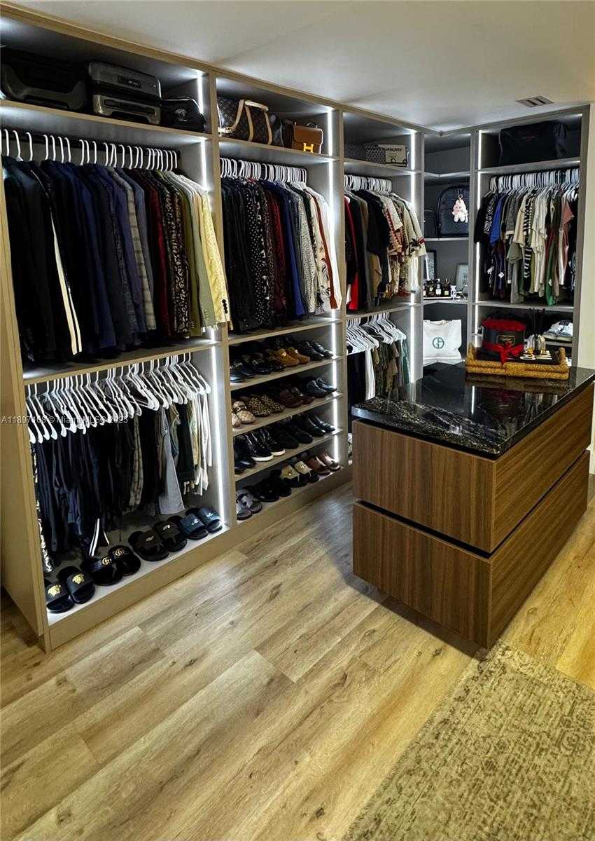 Small Image of 11976 NORTH WEST 12TH ST, Pembroke Pines Number 7