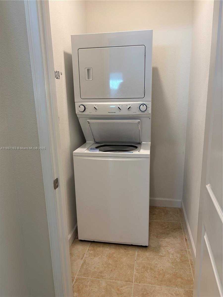 Small Image of 3074 WHITE HORSE CT, Kissimmee Number 16