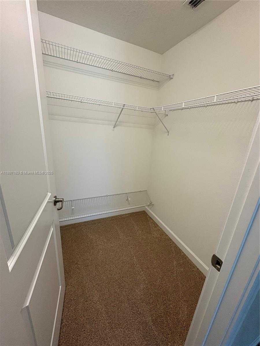 Small Image of 3074 WHITE HORSE CT, Kissimmee Number 43