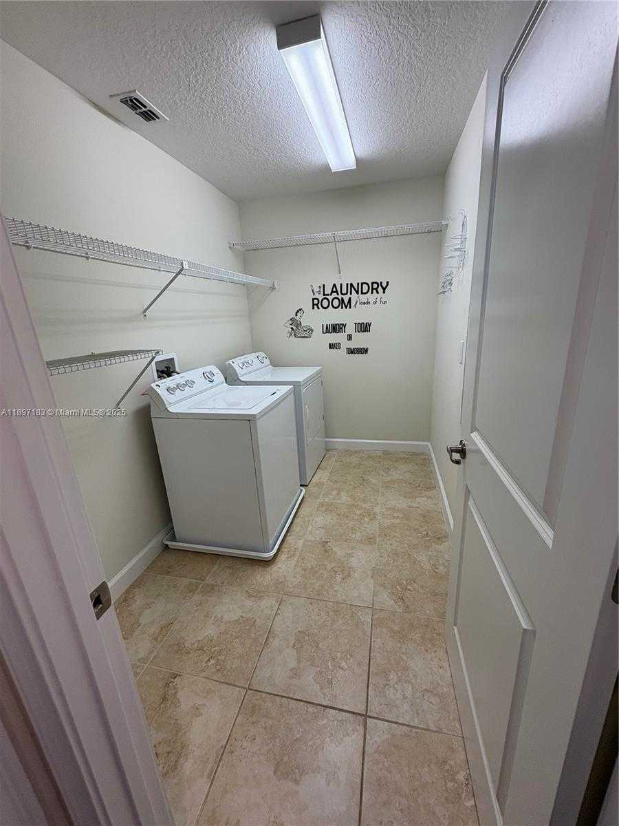 Small Image of 3074 WHITE HORSE CT, Kissimmee Number 46