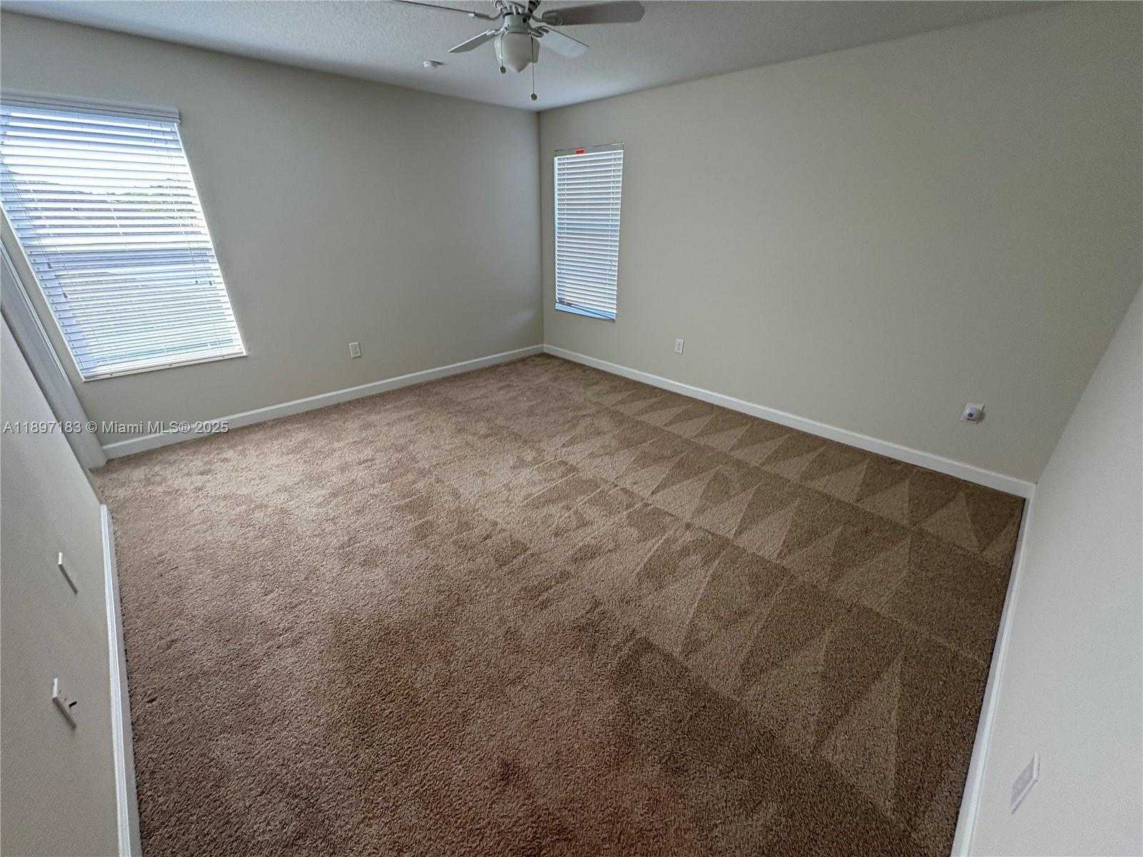 Small Image of 3074 WHITE HORSE CT, Kissimmee Number 48